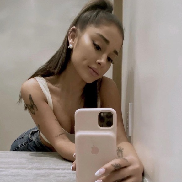 aarianagrandee